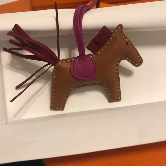 **SOLD** Hermes Rodeo Gold+ Rubis color pm size - Picture 2 of 4